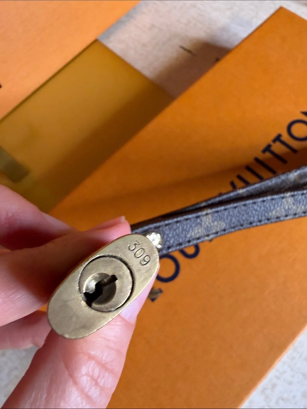 Leather Wrist Keychain with Lock #309